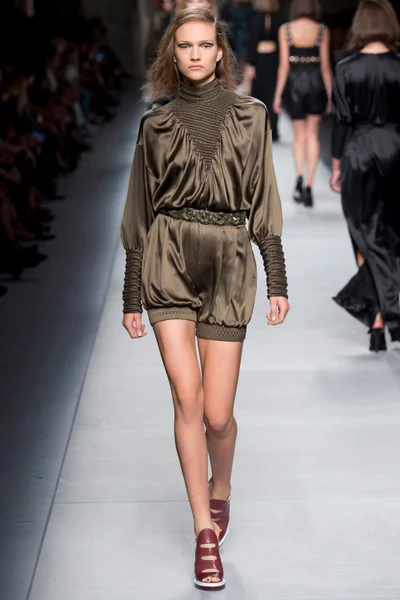 Look 39